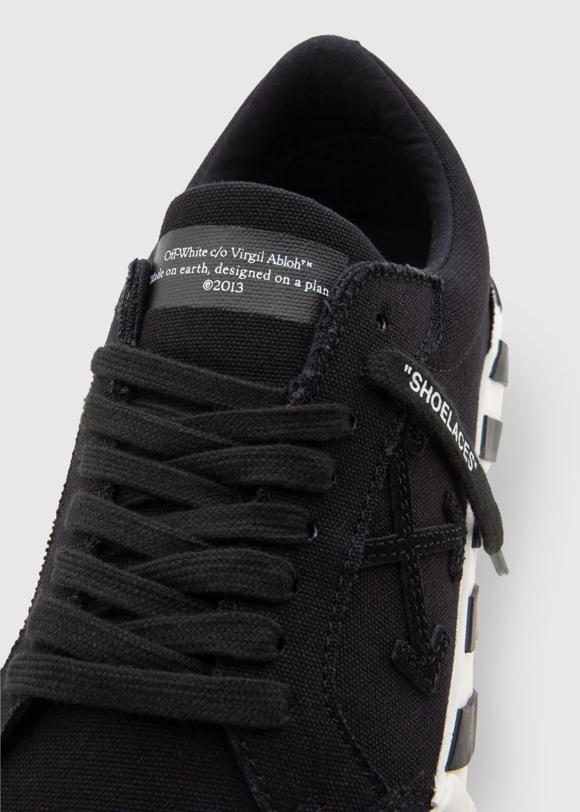 OFF-WHITE: LOW VULCANIZED SNEAKERS [BLACK]