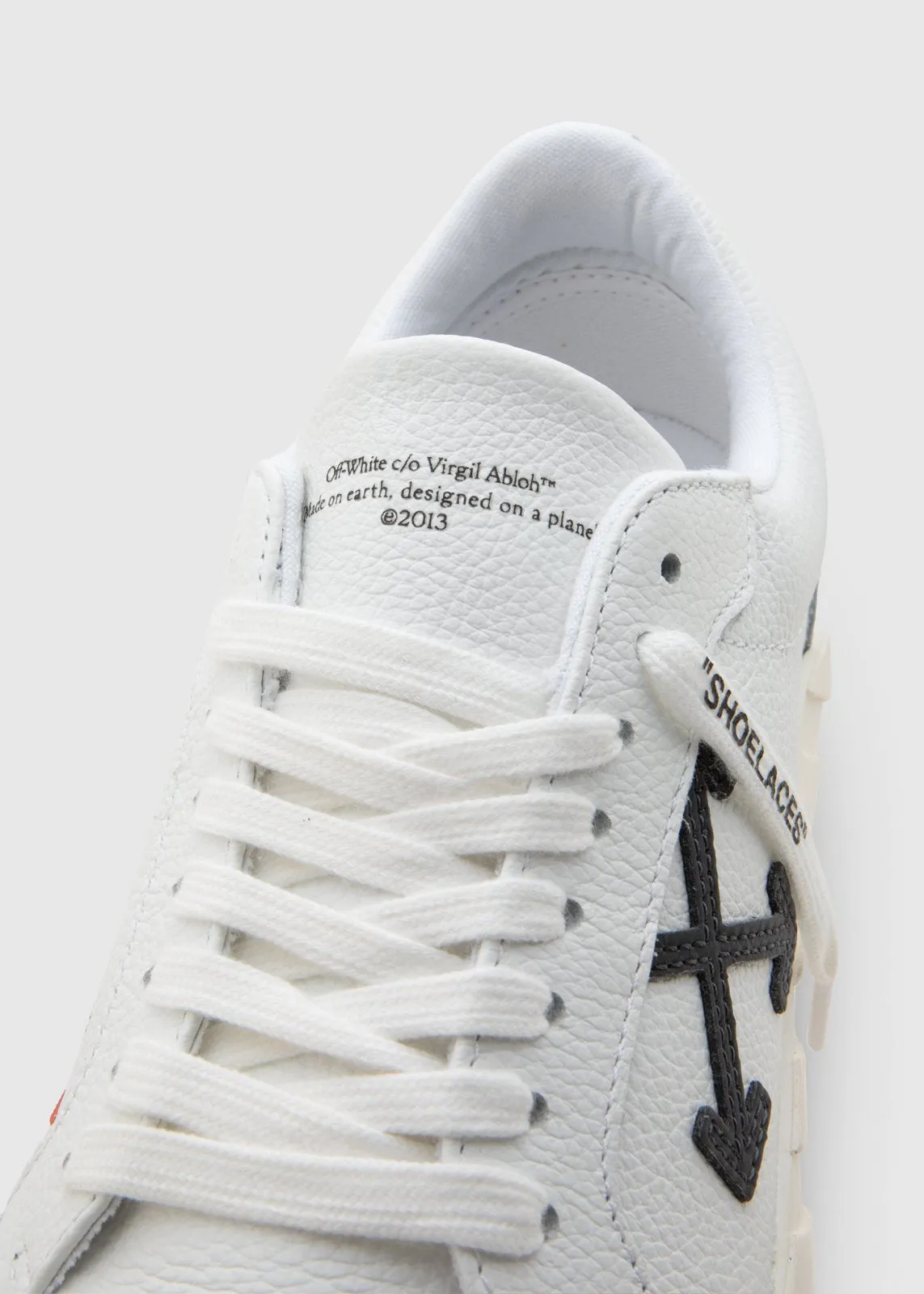 OFF-WHITE: LOW VULCANIZED SNEAKERS [BLACK]